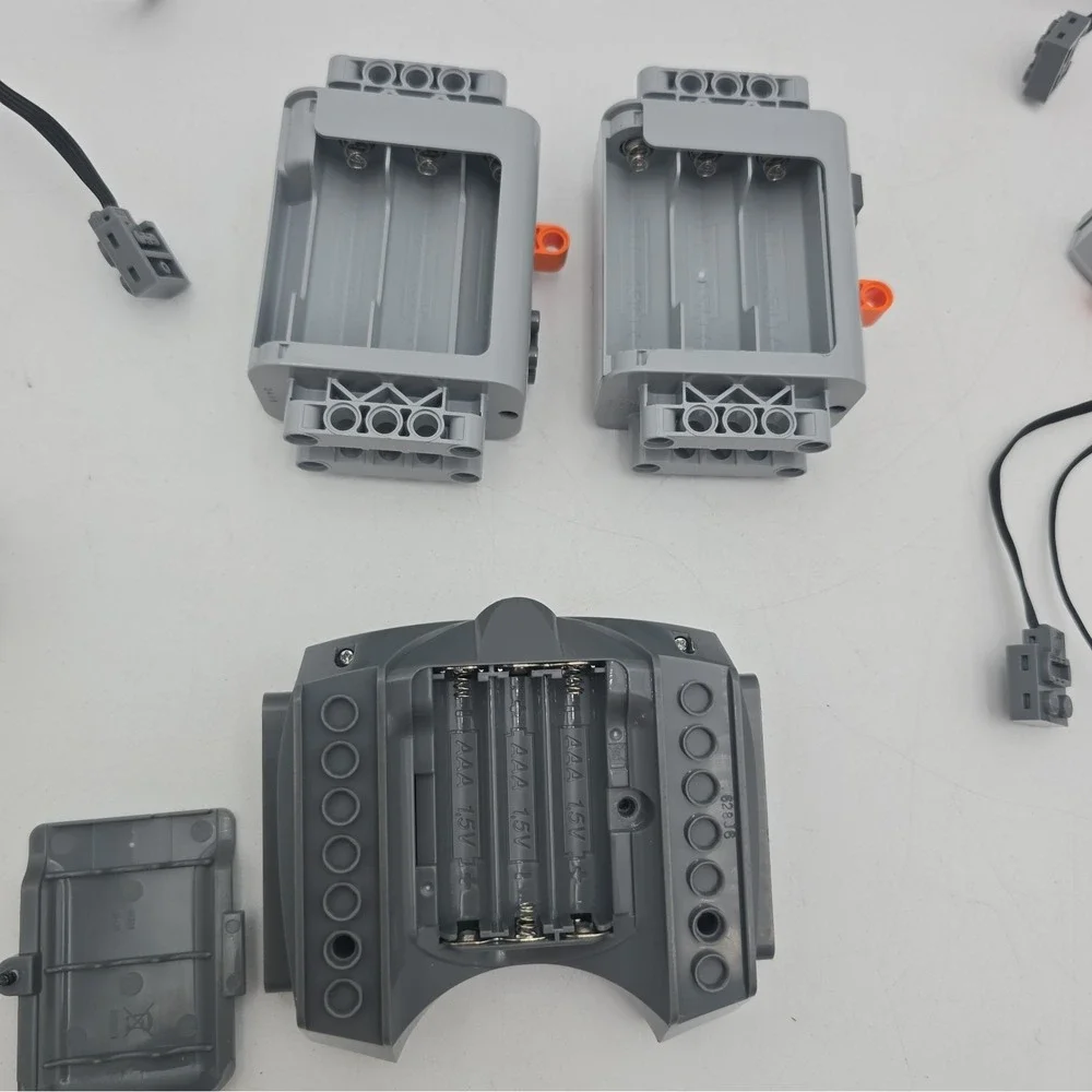 LEGO TECHNIC: Power Functions Motor Set (8293) Retired - As Pictured.